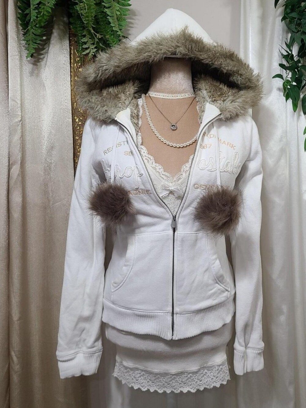 Rare ♡ Y2K ♡ Aeropostale White Faux Fur Hood Trim Lined Jacket Hoodie Pom Pom